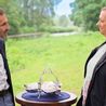 BBC Antiques Roadshow guest floored by kitchen item's true purpose as they make vow