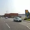 Derbyshire Police cordon off Lidl car park after report man was robbed by 2 women