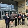 Company makes generous donation to Long Eaton school for kids who cycle